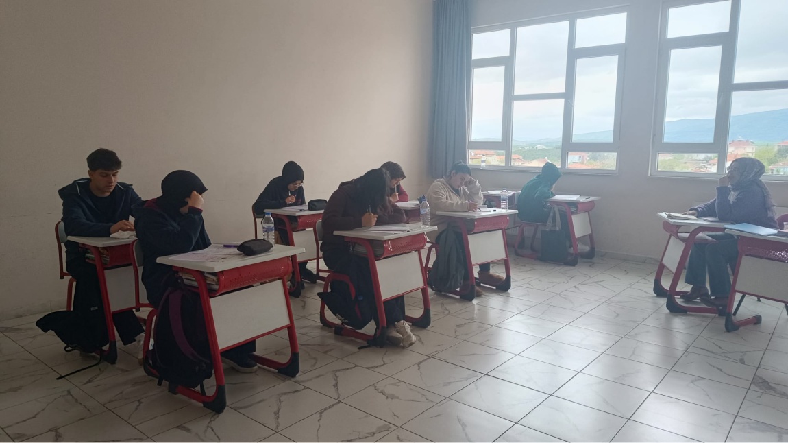 Hedef Yks kapsamında 11 ve 12. Sınıflarımıza deneme yapmaya devam ediyoruz.